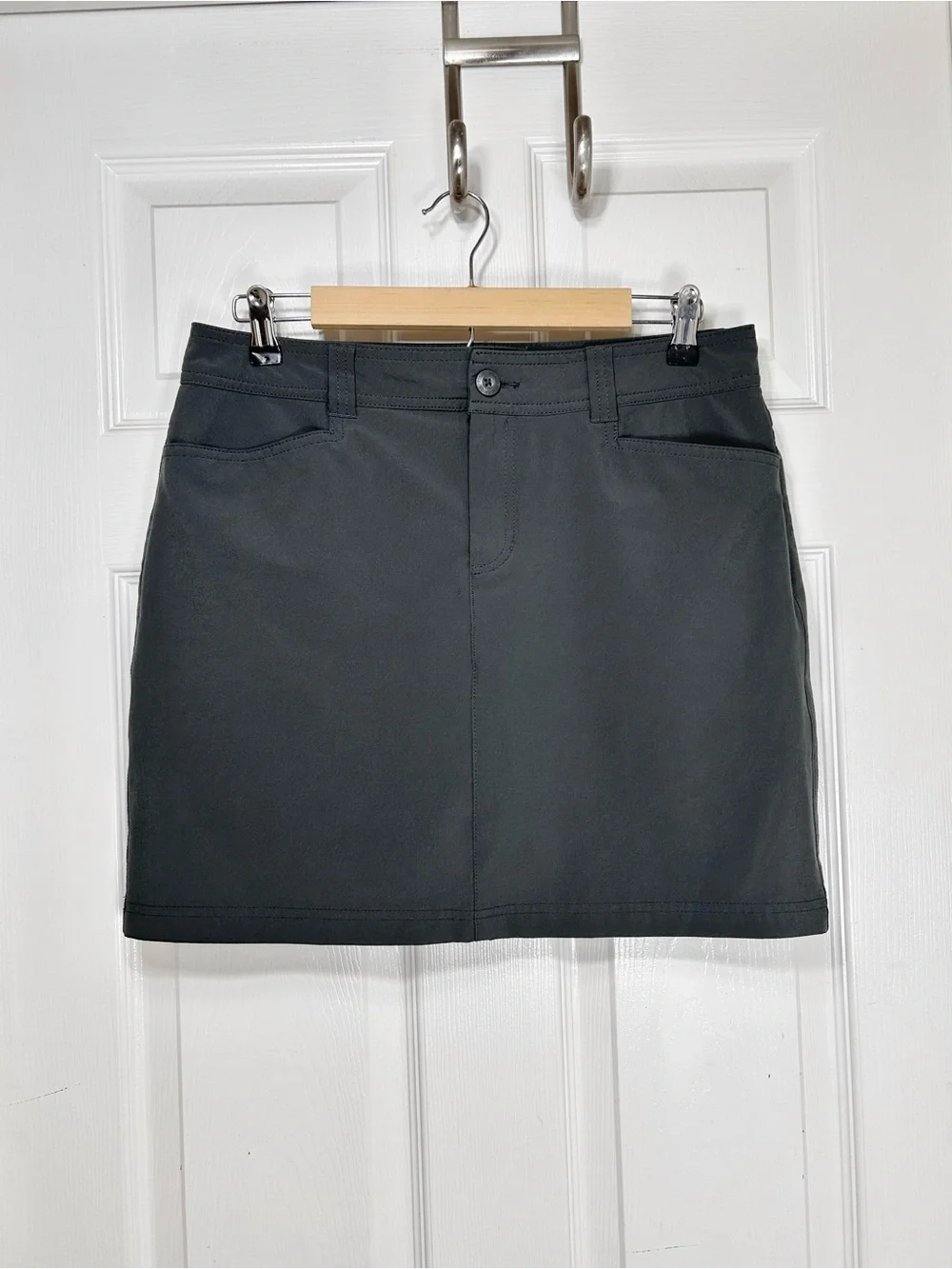 Eddie Bauer Women's Adventurer 2.0 Stretch Versatile Outdoors everyday Skort‎ 8